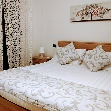 Sophia' S House Appartamento Quartello Куарту-Сант'Элена Экстерьер фото